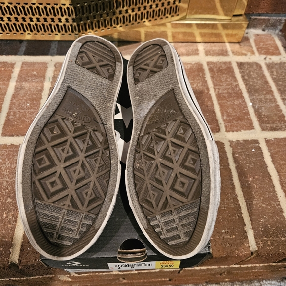 Kids Chuck Taylor's (Converse) - Picture 2 of 12